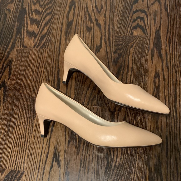 New Cole Haan kitten heel nude leather pump size 8B - Picture 8 of 9